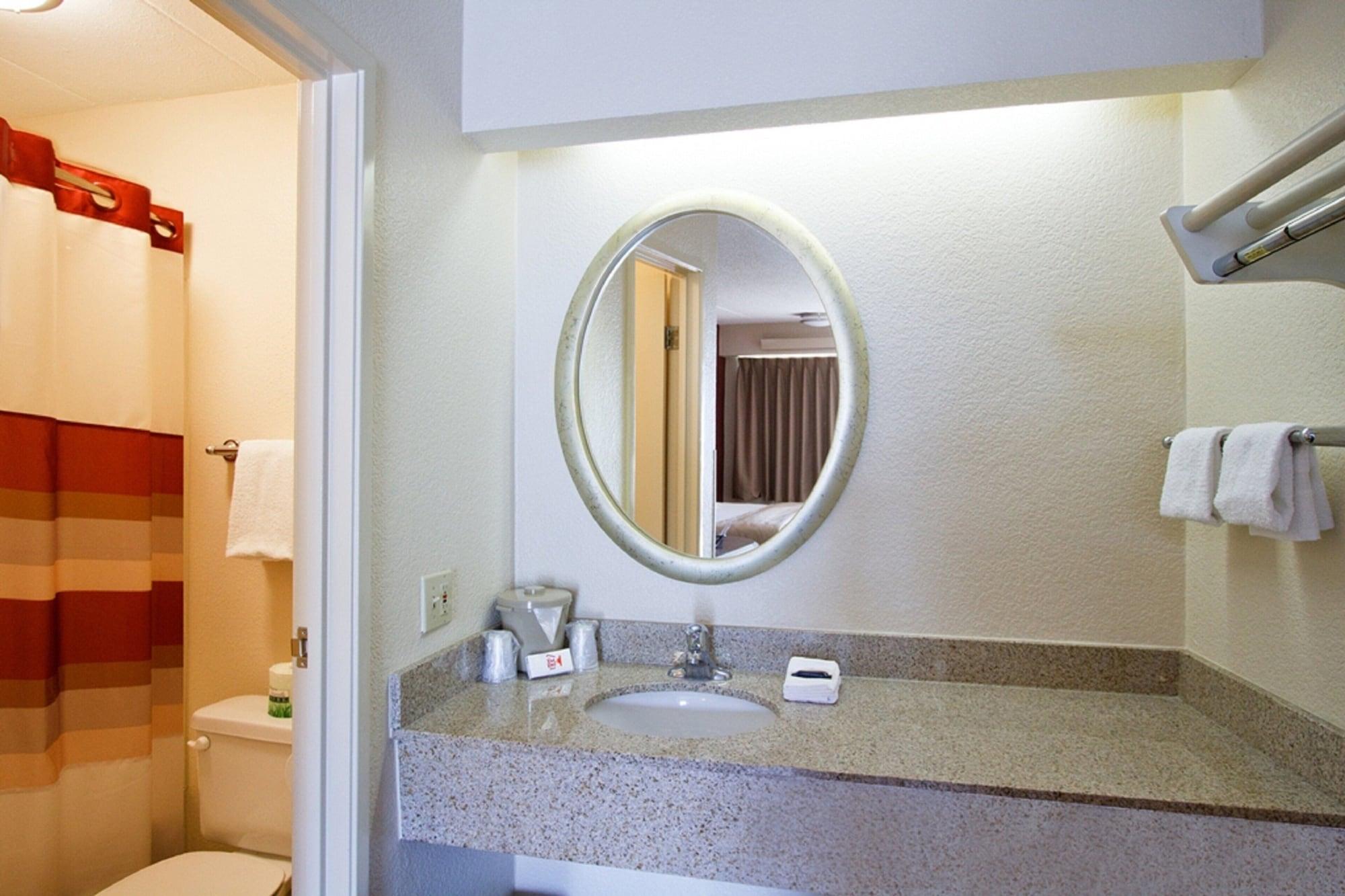 איסט סירקיוז Red Roof Inn Syracuse מראה חיצוני תמונה